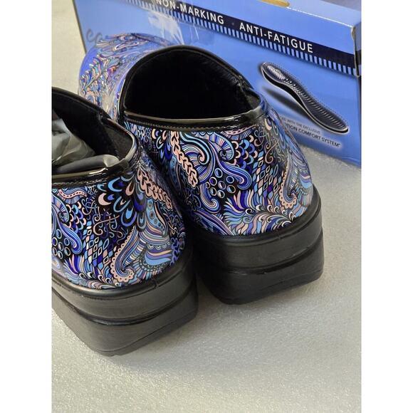 Easy Works Lyndee Women's Slip On Blue Pop Pat New In Box Size 12 M Slip Resista - Picture 4 of 7